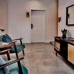 Lujza B Studio 41